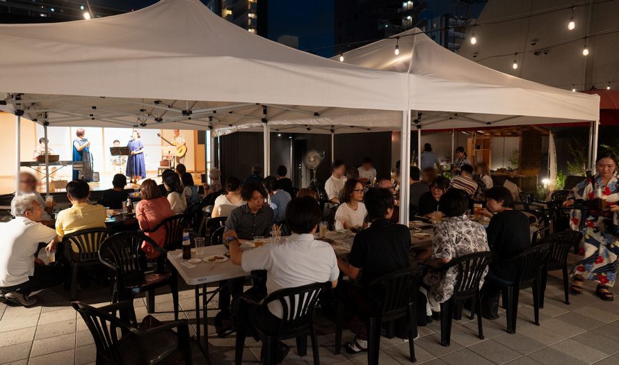 花街日本酒呑み歩きの風景